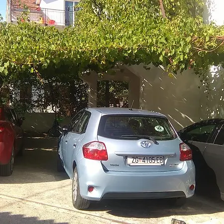 Iva I Marko Apartman Marina